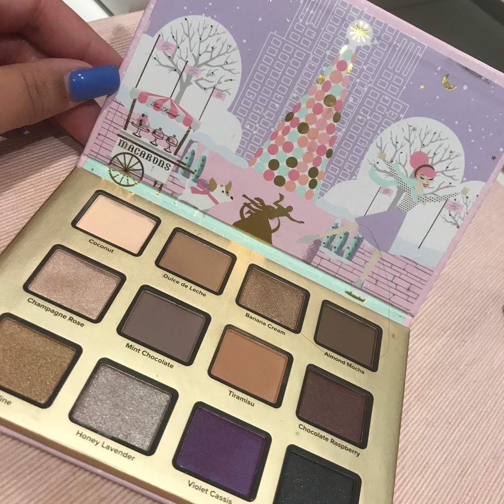 Too Faced Merry Macaroon Christmas Palette